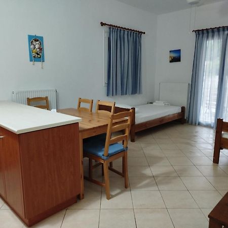 Riverside Αpartments Василики Екстериор снимка