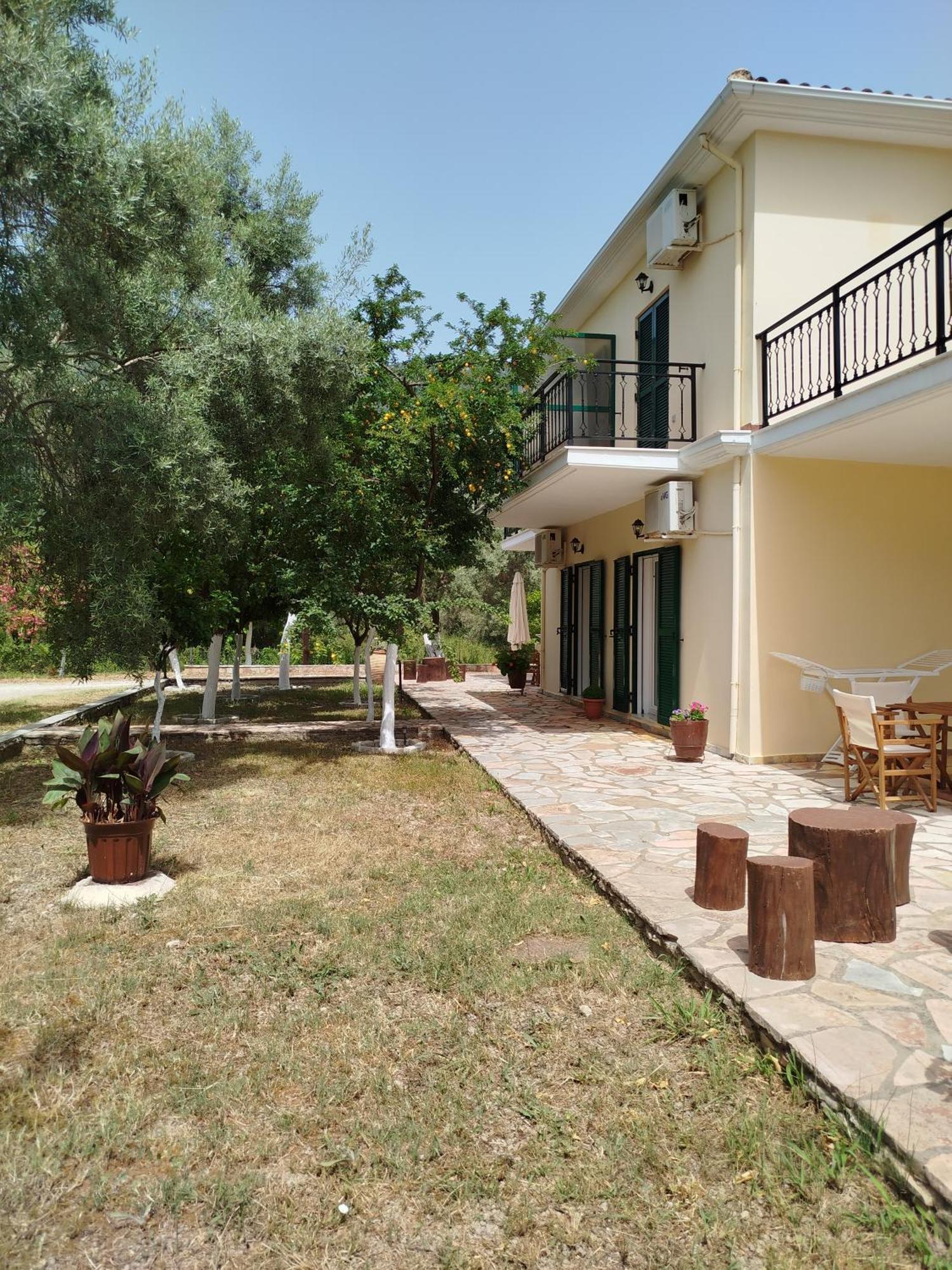 Riverside Αpartments Василики Екстериор снимка